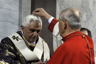 Miércoles de ceniza. Benedicto XVI preside la tradicional Estación Cuaresmal