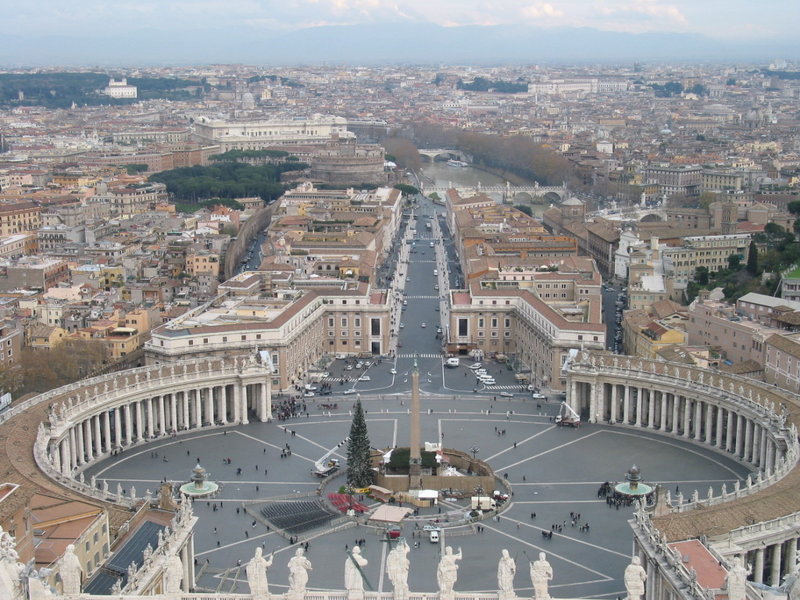 Entre los muros vaticanos